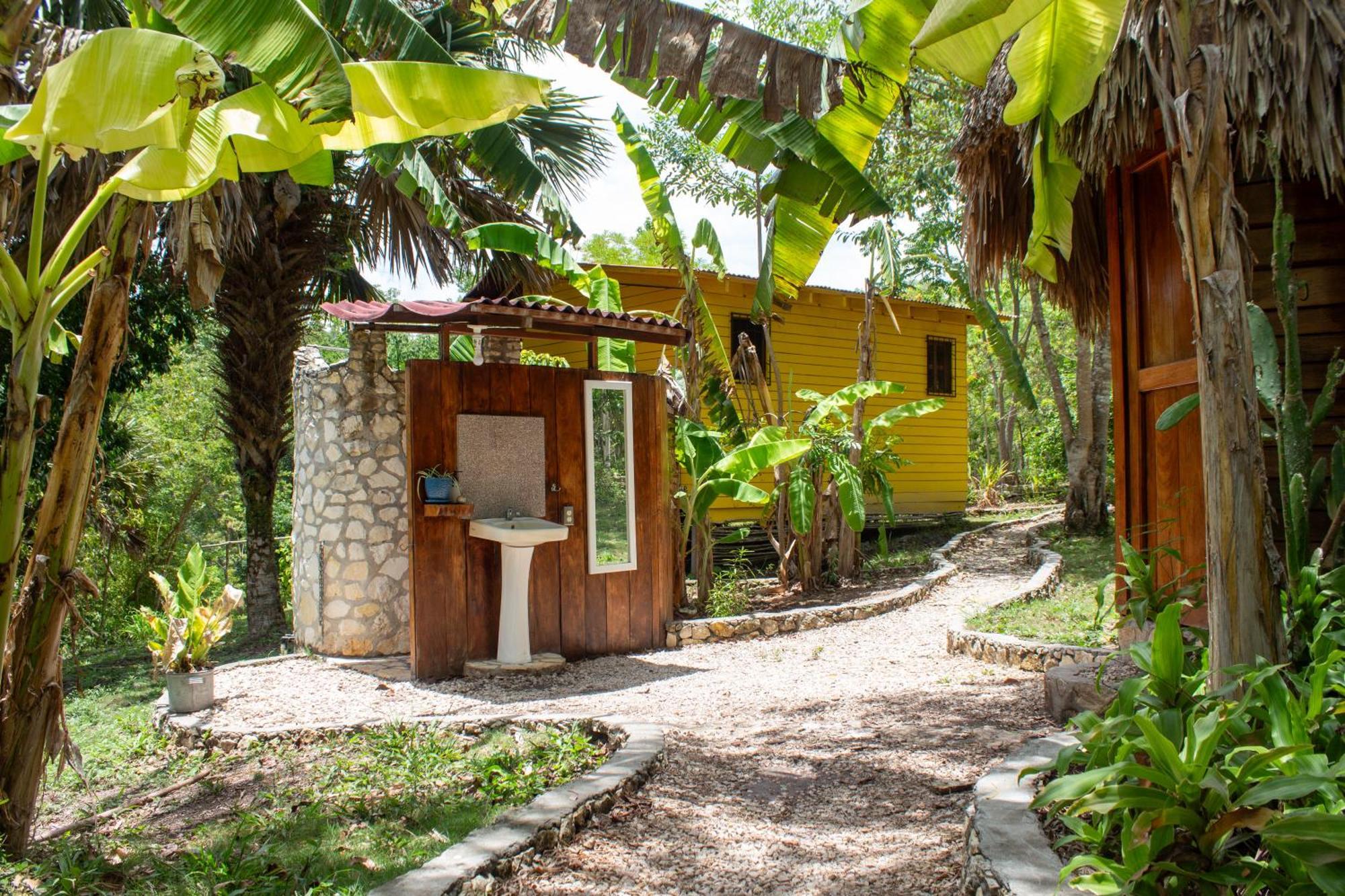 Alice Guesthouse El Remate Exterior foto